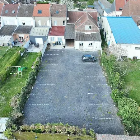 Familial De Avec 2 Places De Parking Prive Interieur Gratuit Daire *